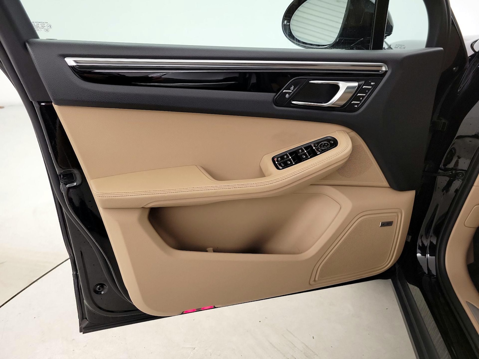2022 Porsche Macan S - Photo 13