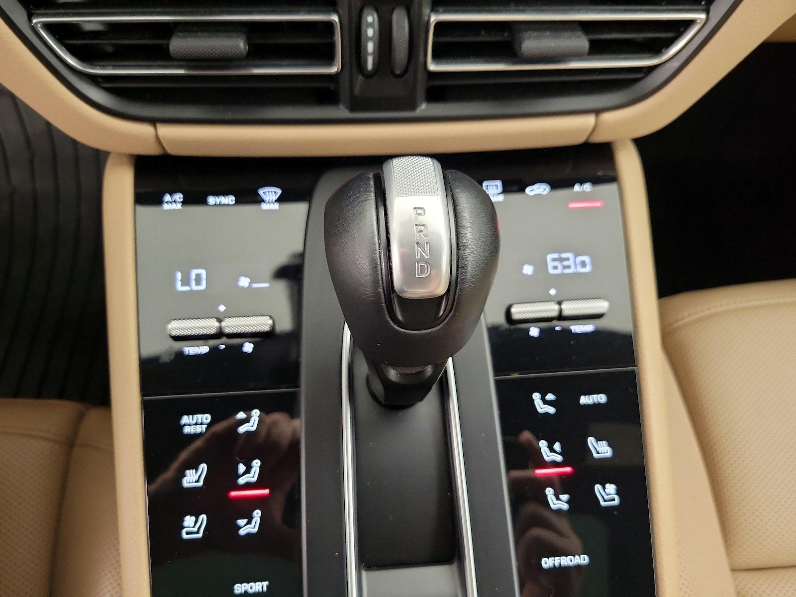 2022 Porsche Macan S - Photo 18