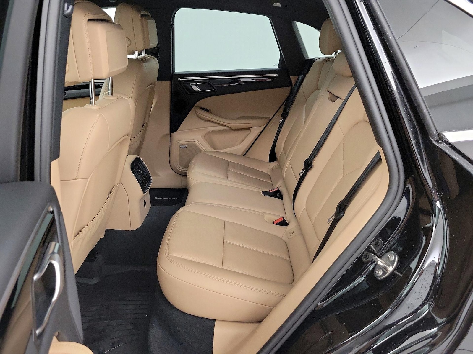2022 Porsche Macan S - Photo 22