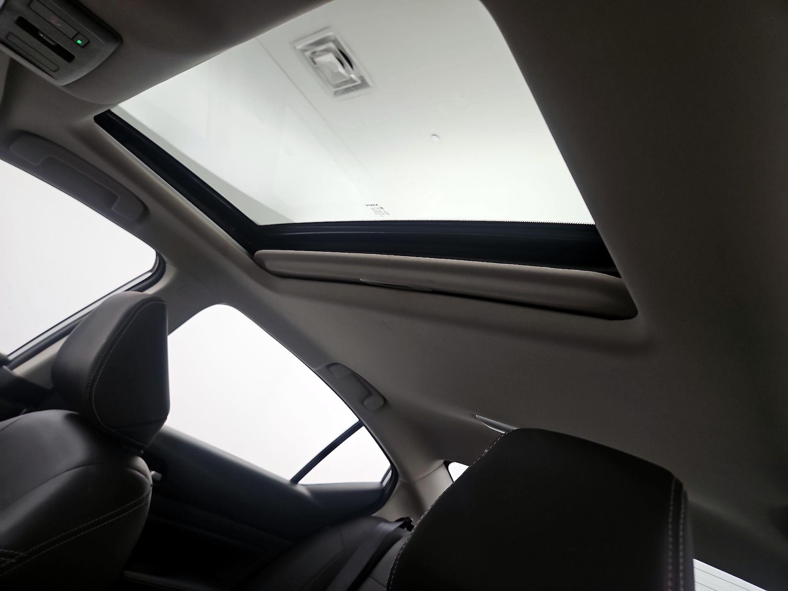 Sunroof(s) & Overhead Airbags