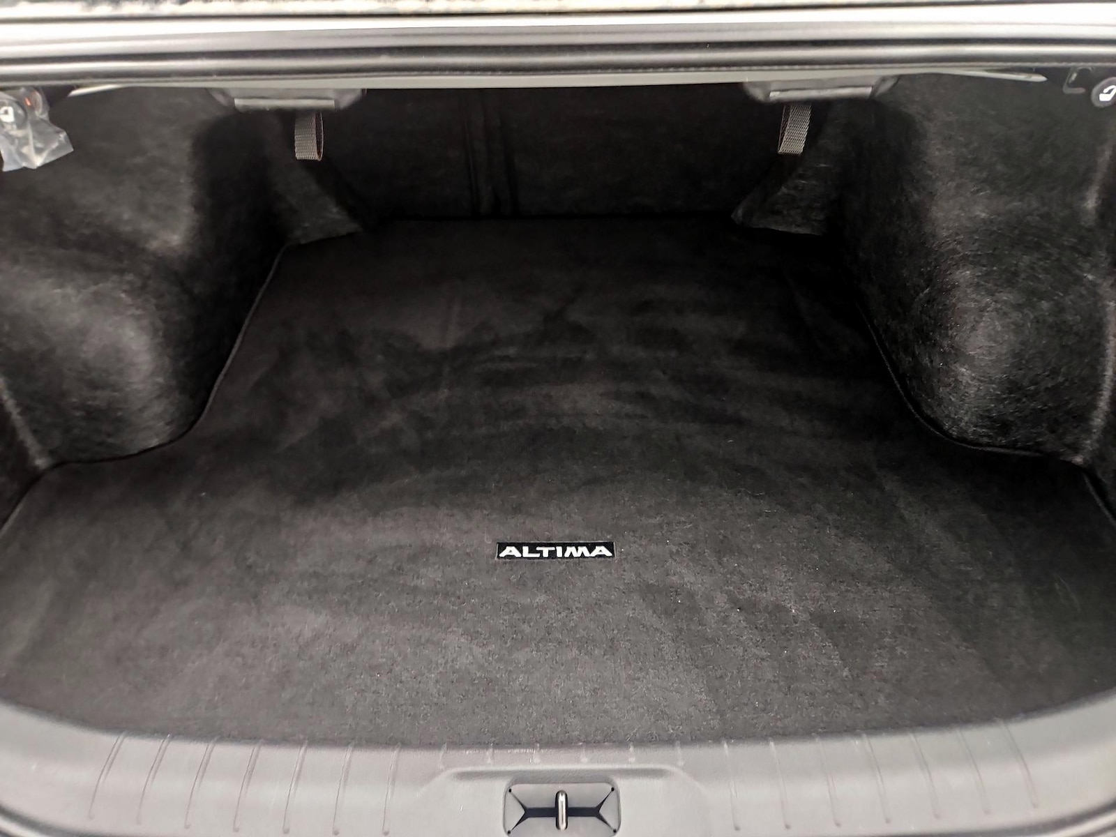 2025 Nissan Altima SL - Photo 21
