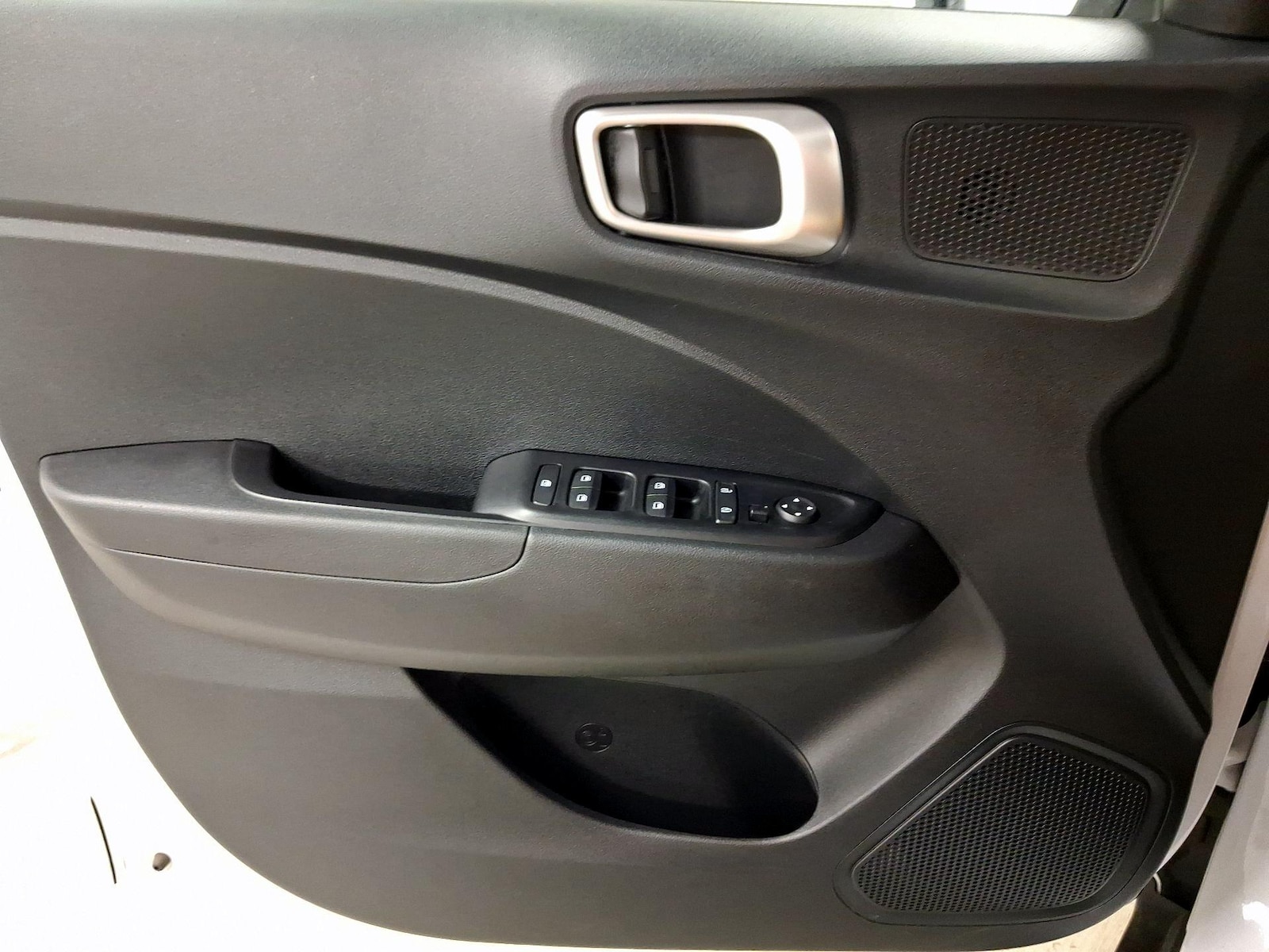 2025 Hyundai Venue SEL - Photo 13