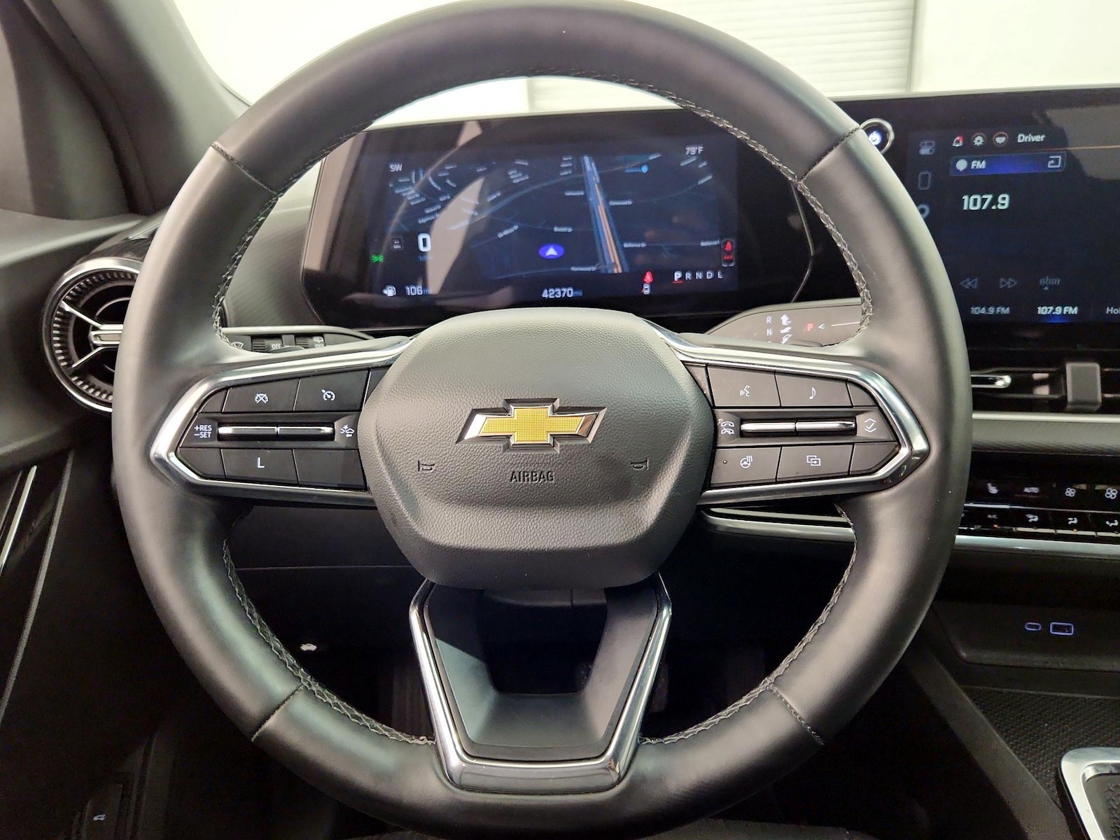 2025 Chevrolet Equinox LT - Photo 11