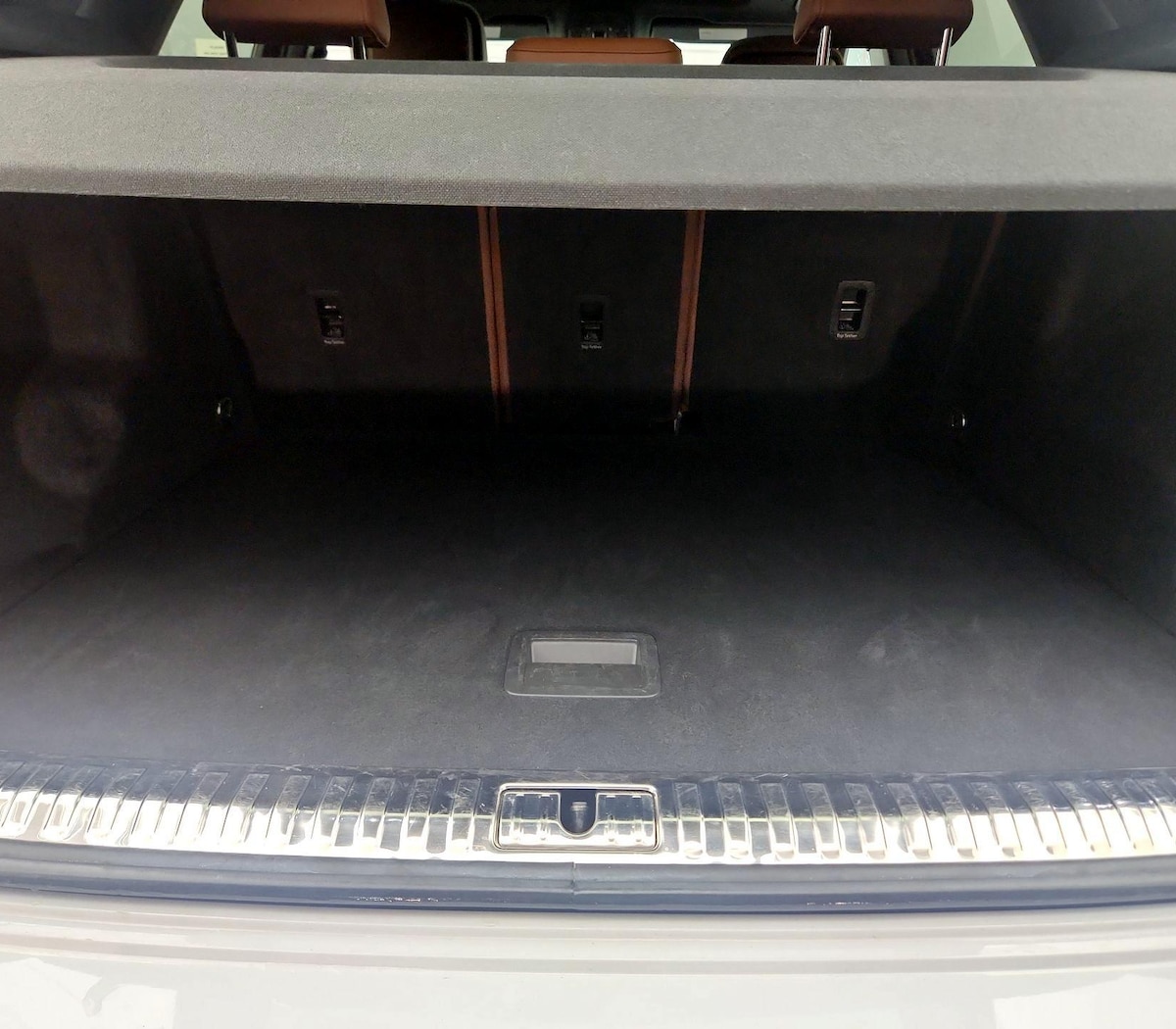 Trunk/Cargo (Seats Up)