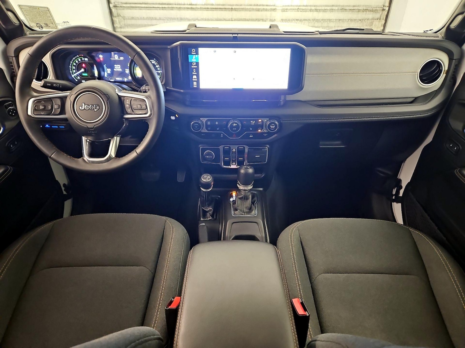 Apple CarPlay® & Android Auto™