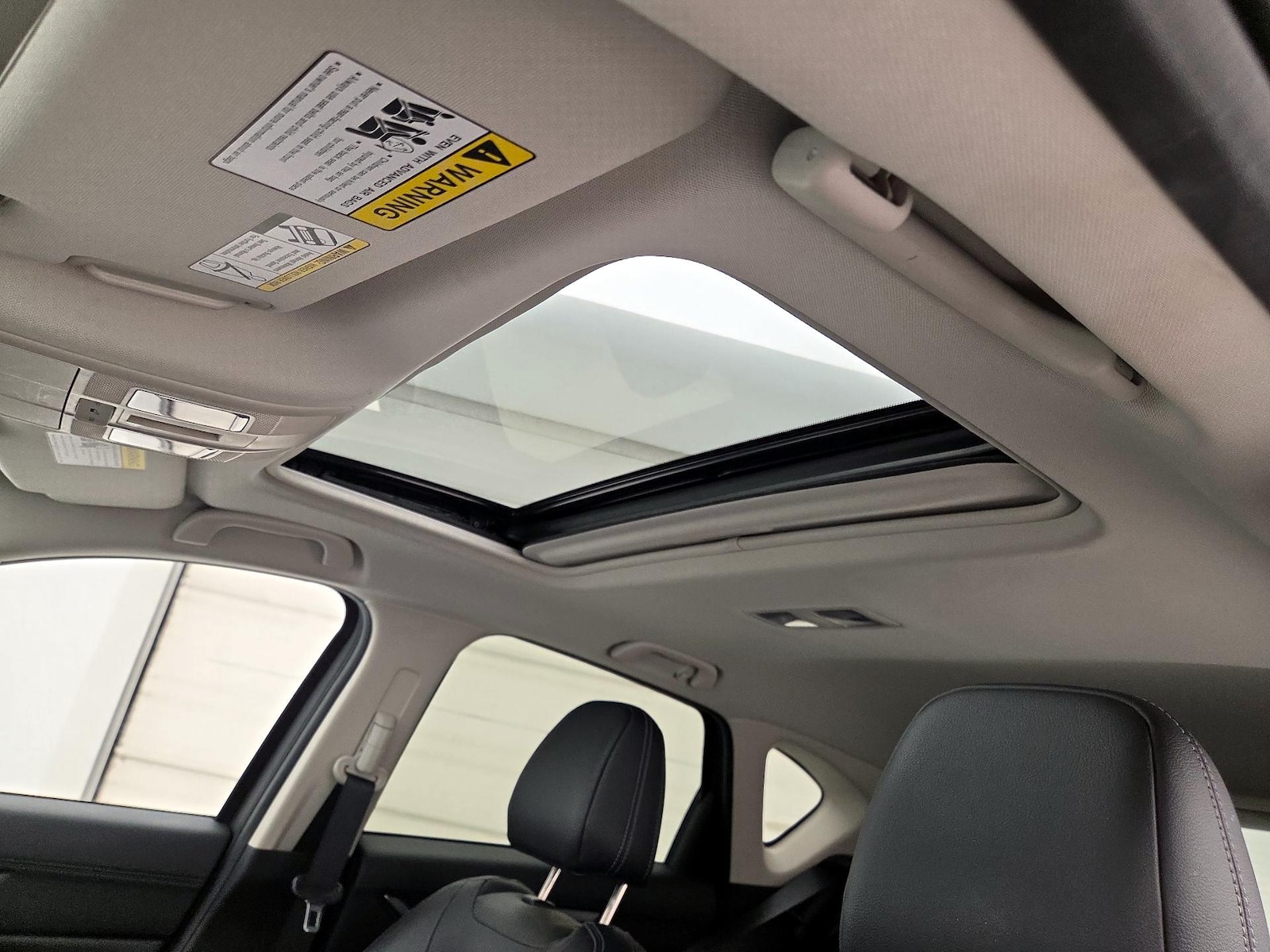 Sunroof(s) & Overhead Airbags