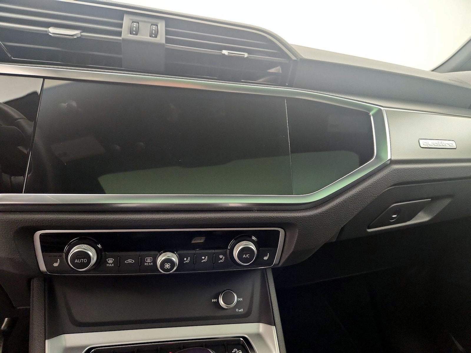 2025 Audi Q3 S Line Premium - Photo 15
