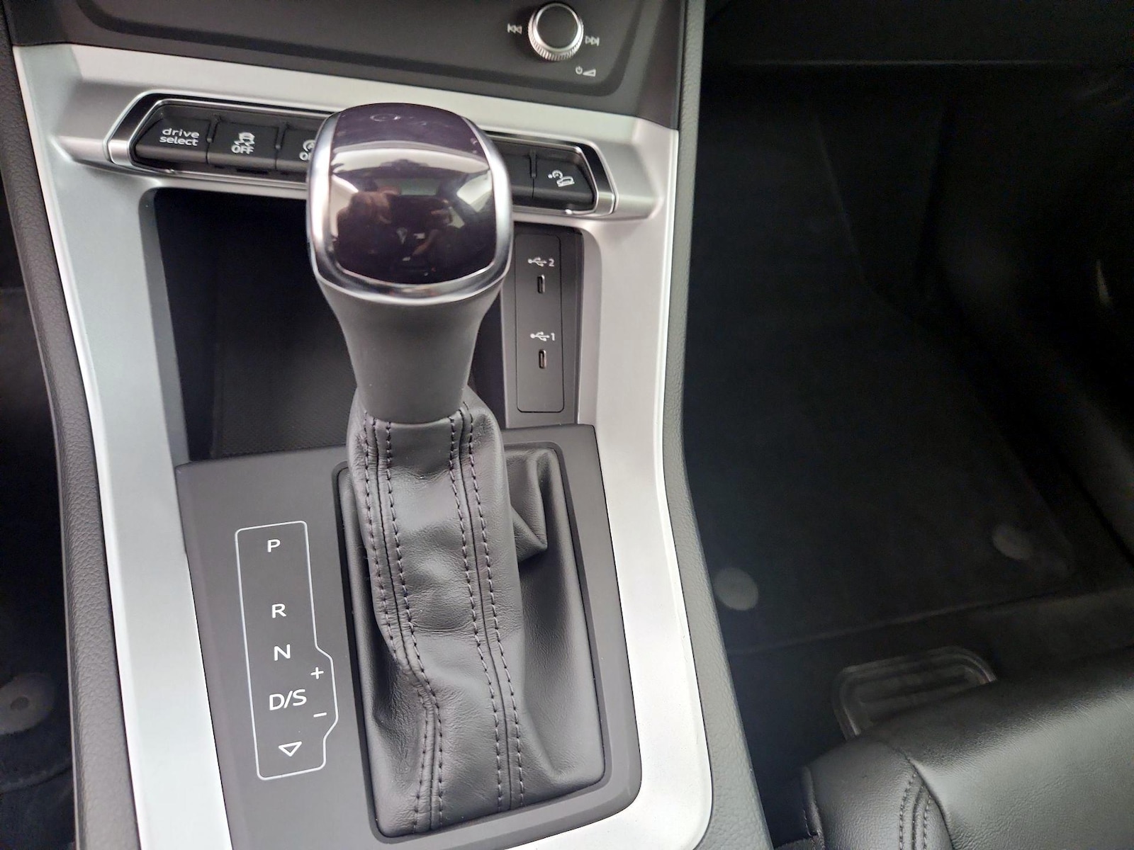 2025 Audi Q3 S Line Premium - Photo 16