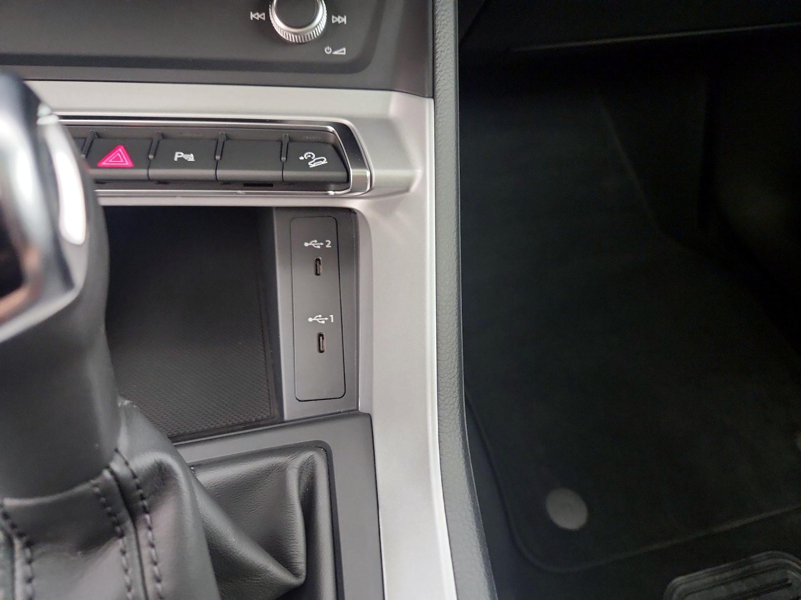 2025 Audi Q3 S Line Premium - Photo 17