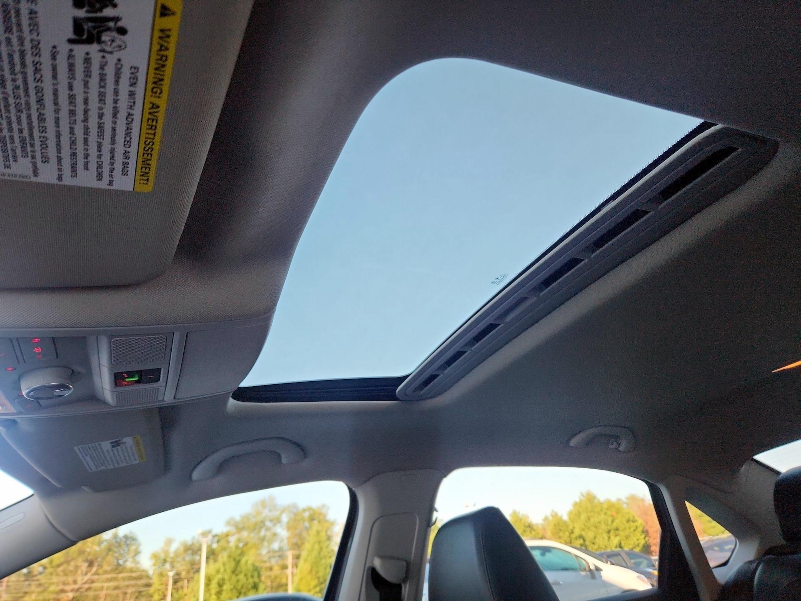 Sunroof(s) & Overhead Airbags