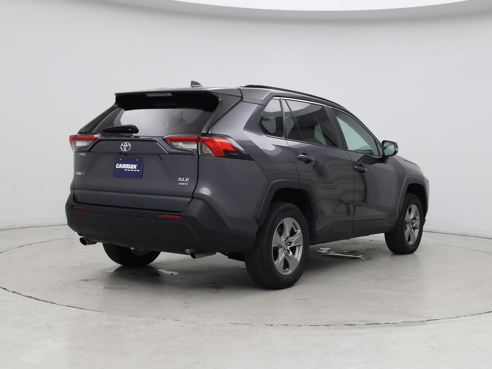 2024 Toyota RAV4 XLE - Photo 9