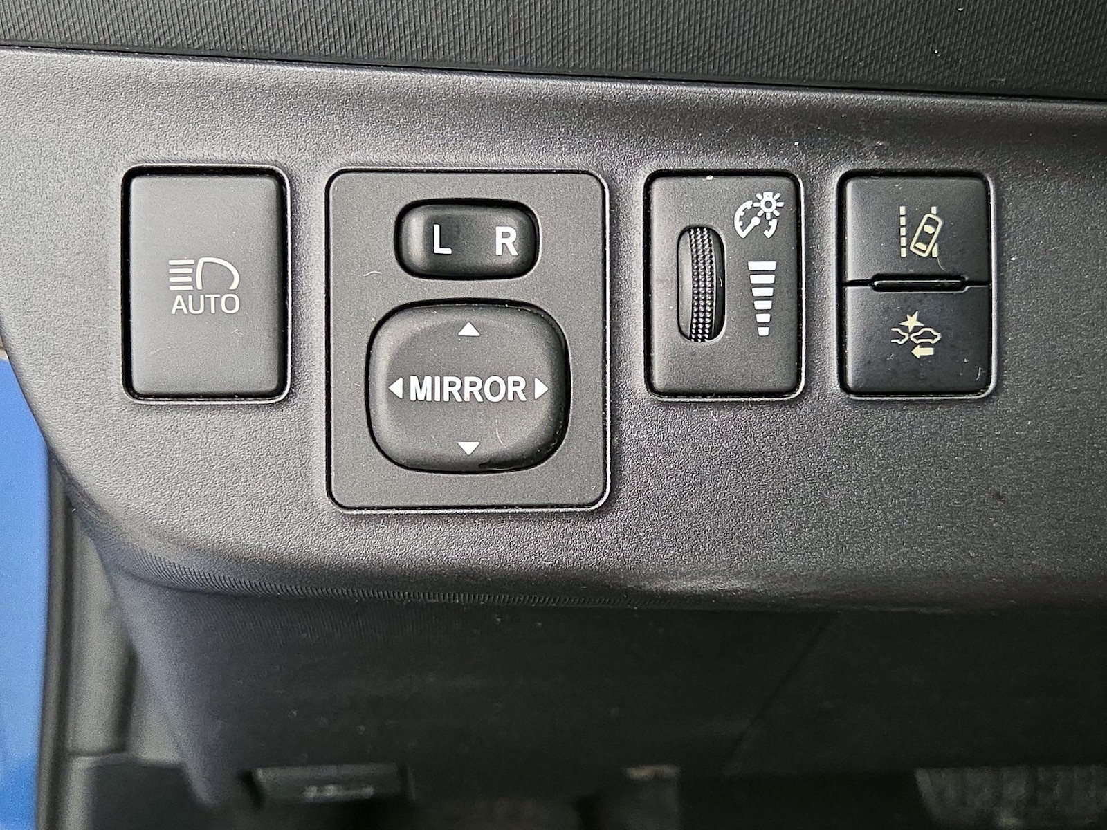 2017 Toyota Prius c Three - Photo 14