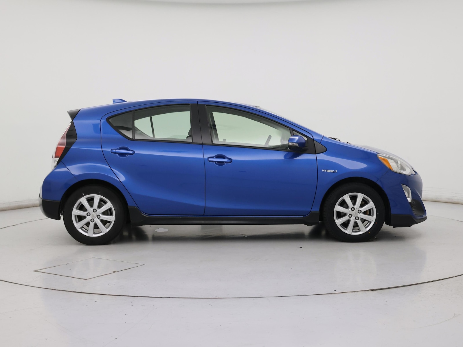 2017 Toyota Prius c Three - Photo 8