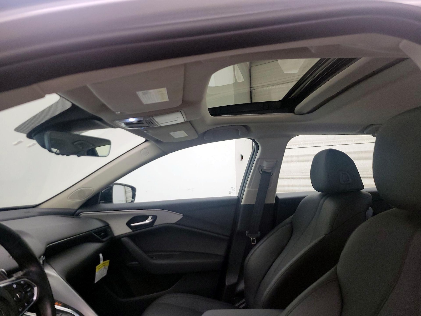 Sunroof(s) & Overhead Airbags