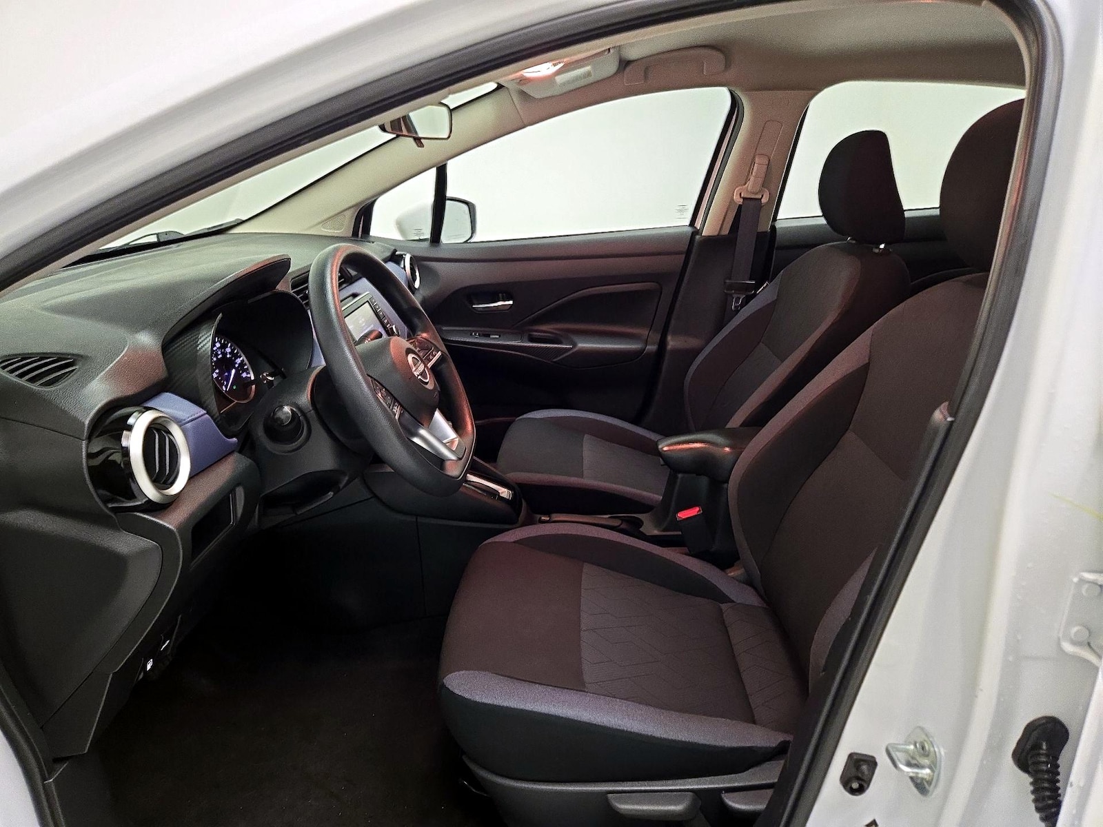 2024 Nissan Versa Sedan SV - Photo 12