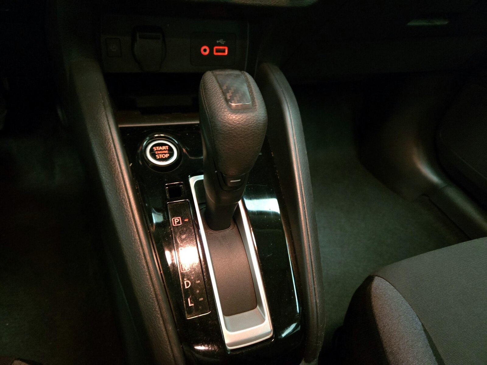 2024 Nissan Versa Sedan SV - Photo 17