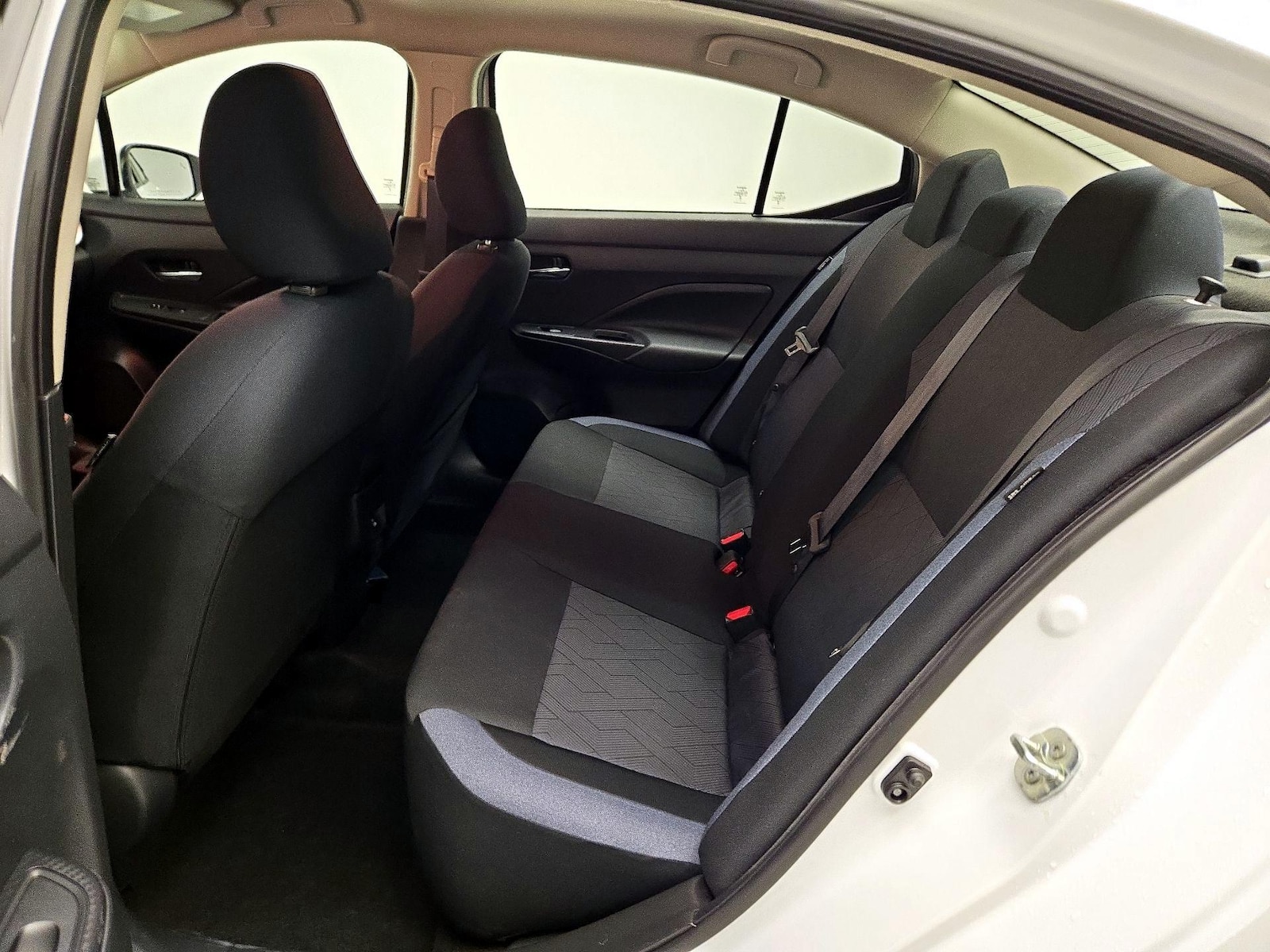 2024 Nissan Versa Sedan SV - Photo 19
