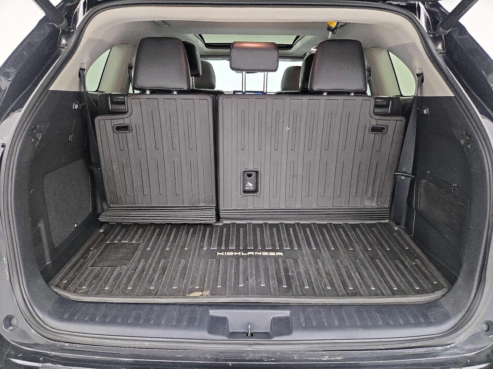 2020 Toyota Highlander Platinum - Photo 24