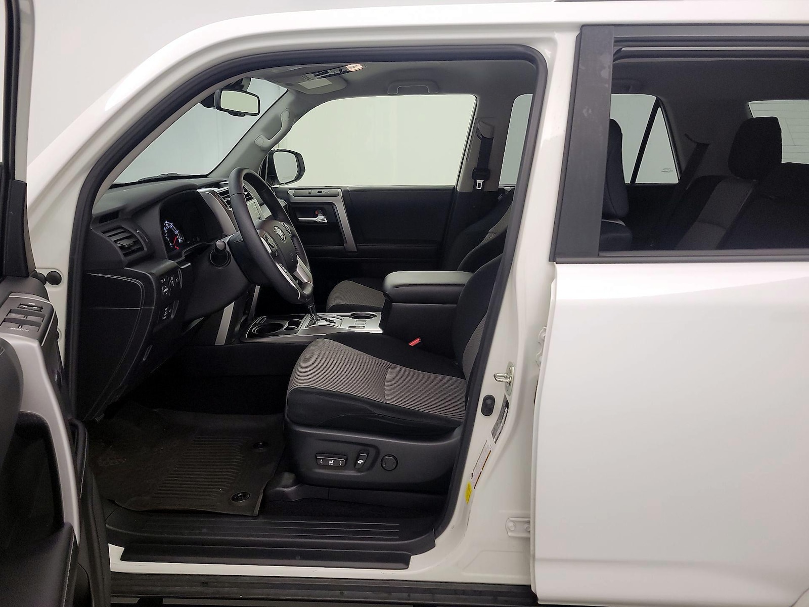 Power Seat(s) & Side Airbags