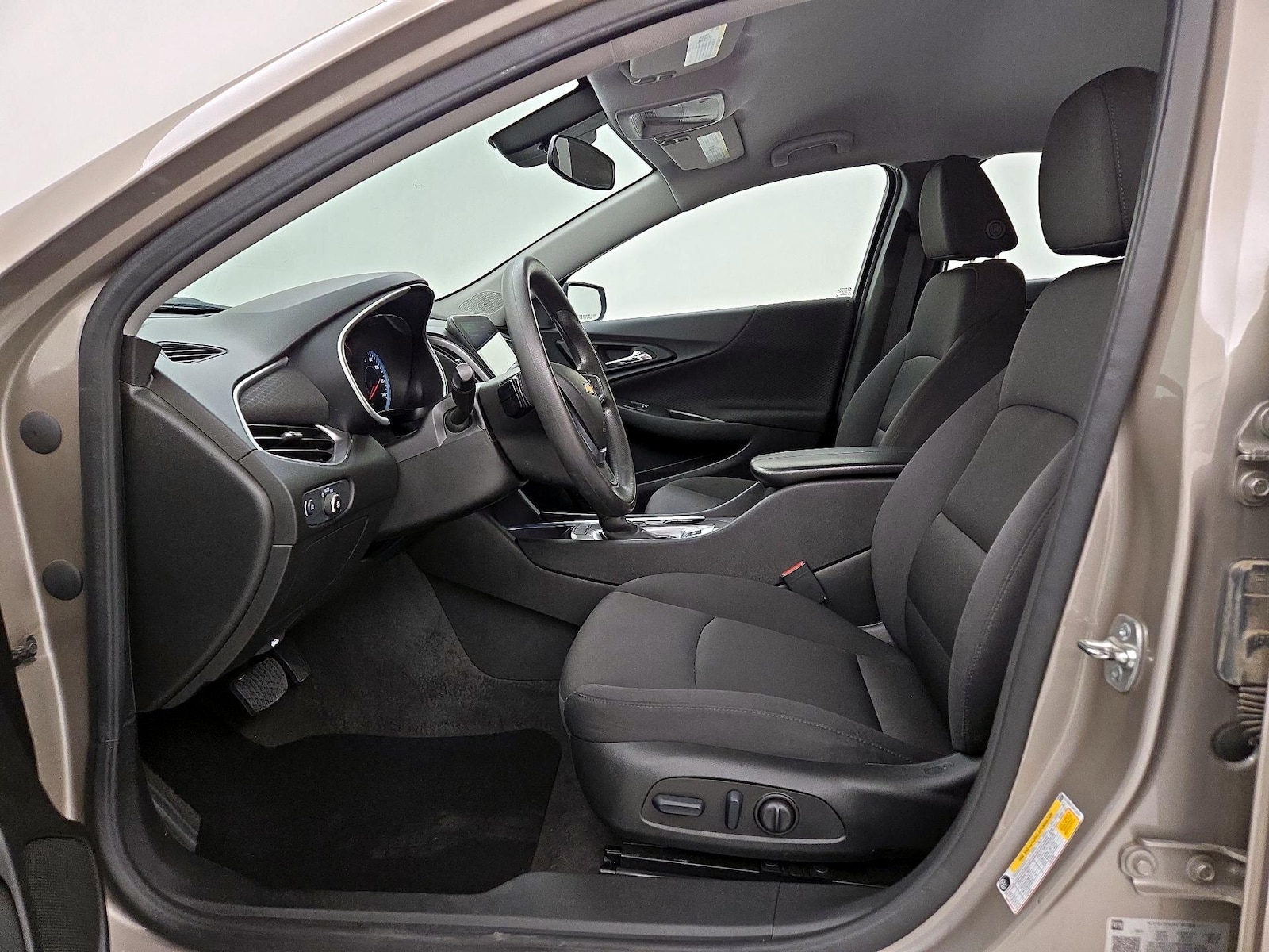 2025 Chevrolet Malibu 1LT - Photo 12