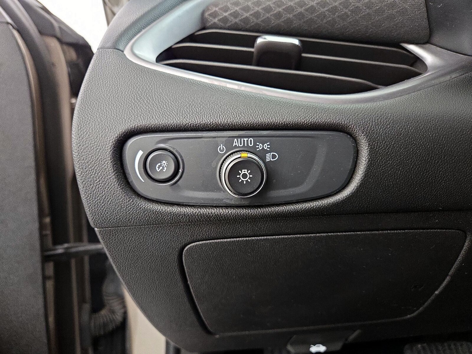 2025 Chevrolet Malibu 1LT - Photo 14