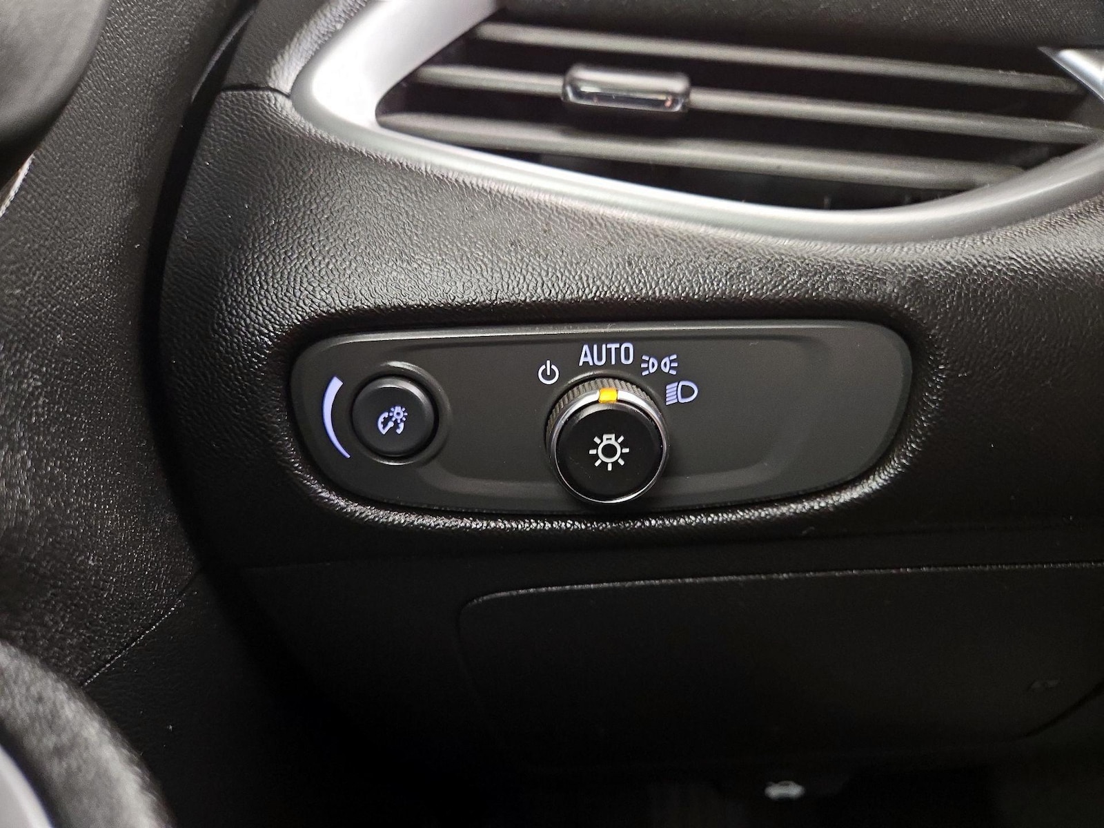 2025 Chevrolet Malibu 1LT - Photo 14
