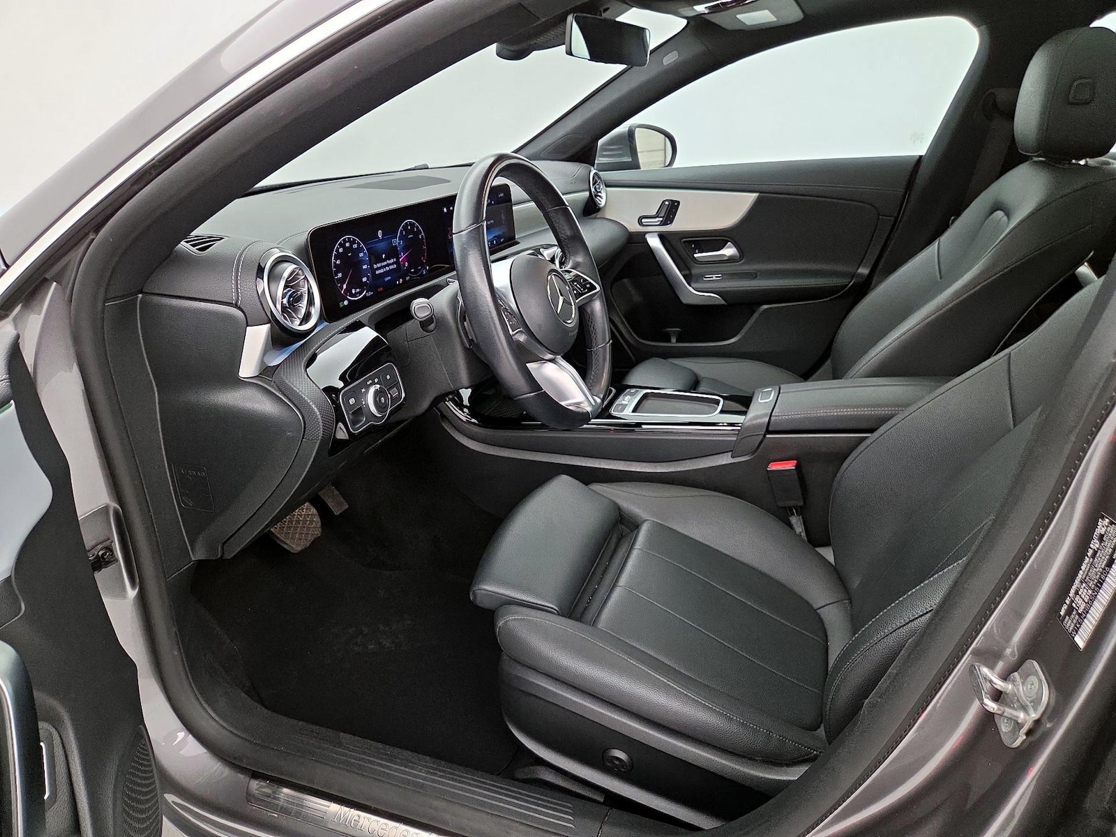 Power Seat(s) & Side Airbags