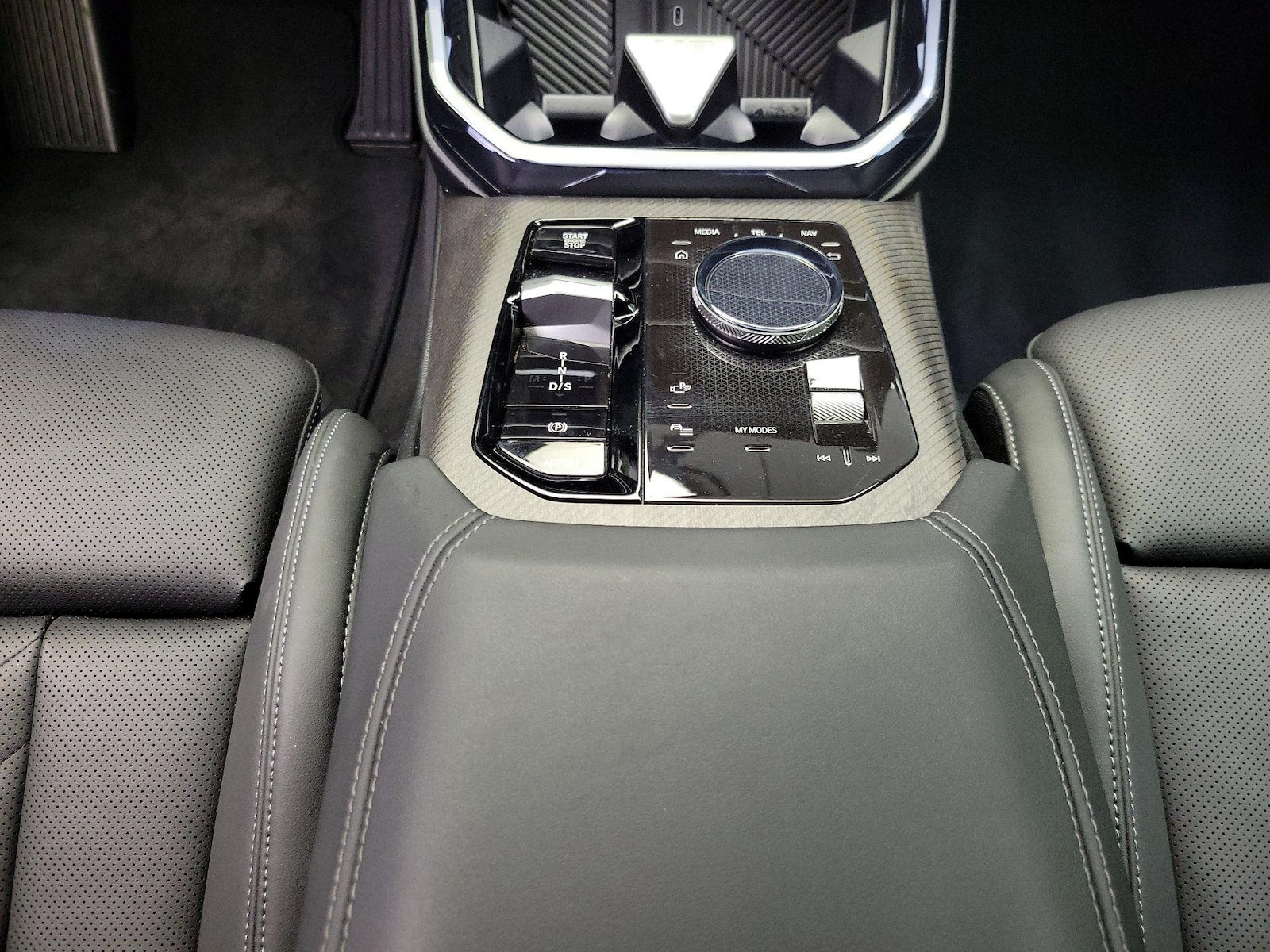 2026 BMW X3 30 - Photo 17
