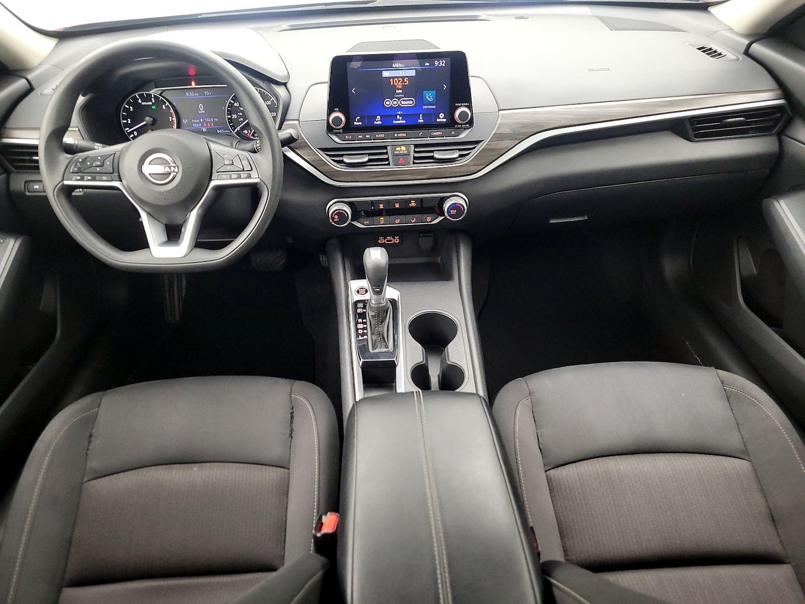 2025 Nissan Altima SV - Photo 10