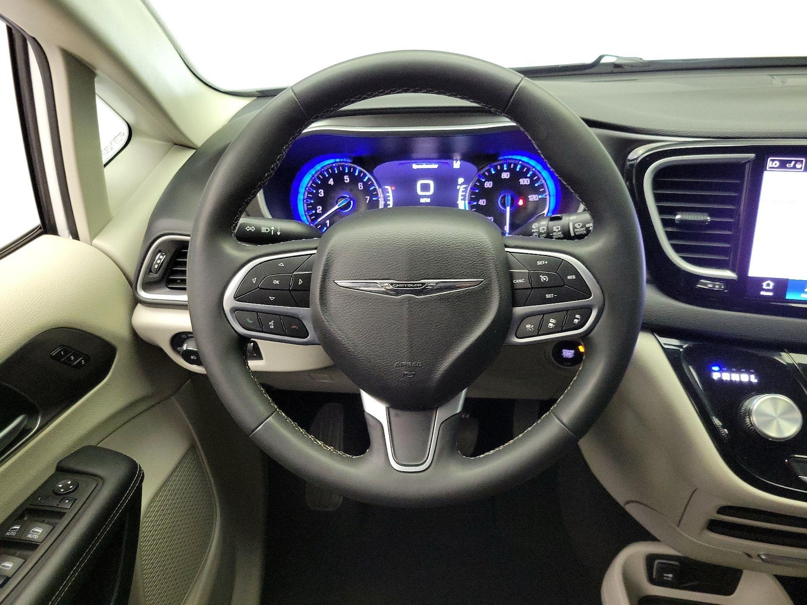 2024 Chrysler Pacifica Touring L - Photo 11