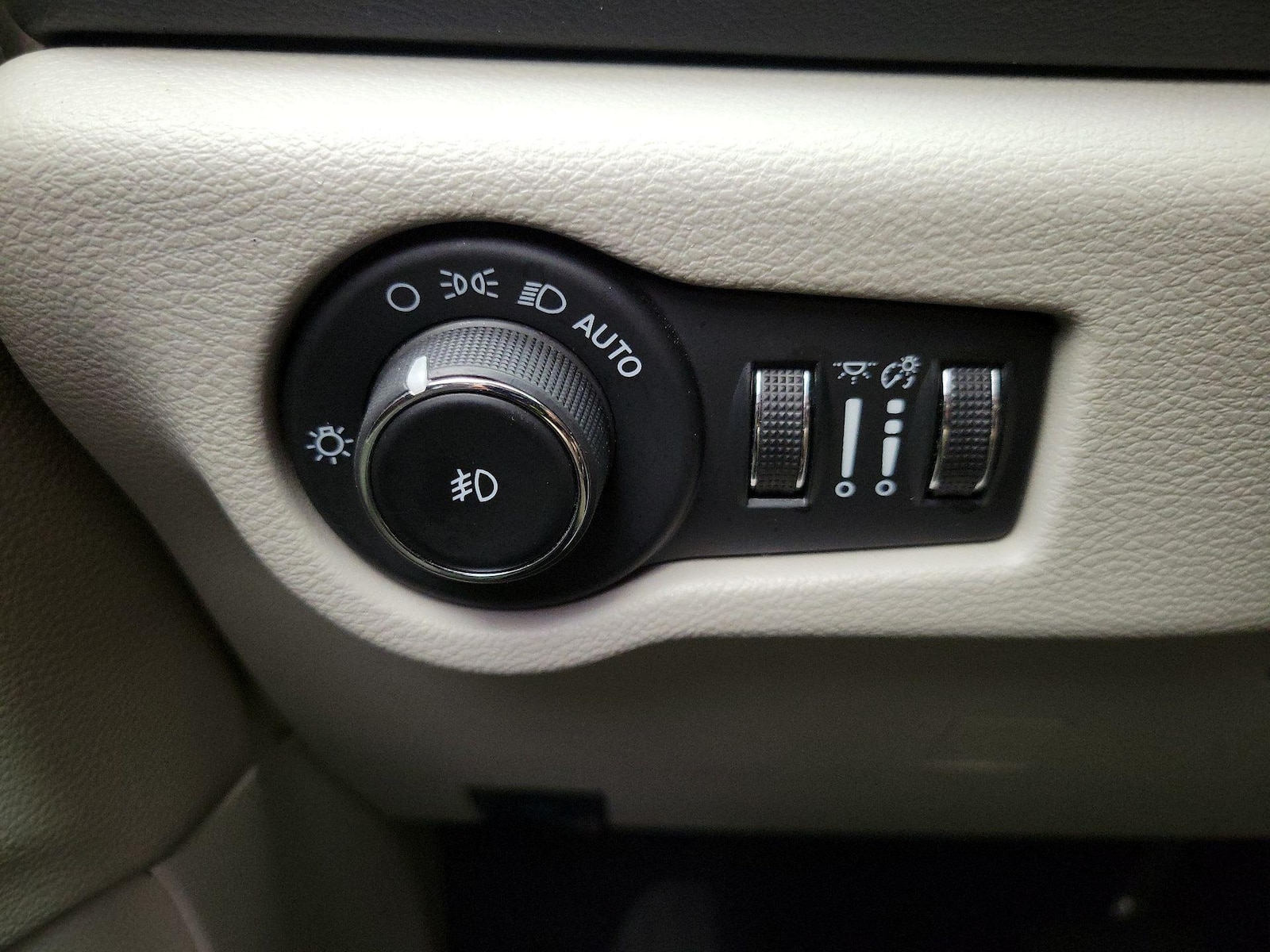 2024 Chrysler Pacifica Touring L - Photo 14