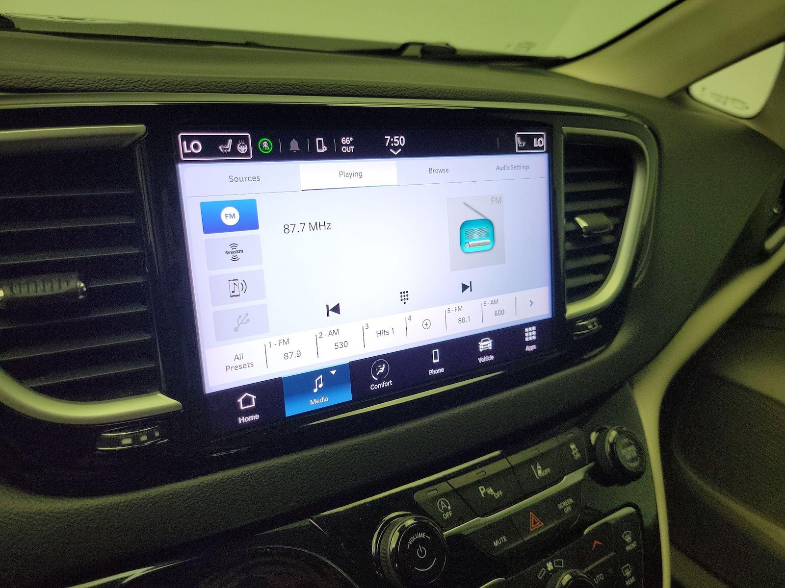 2024 Chrysler Pacifica Touring L - Photo 16