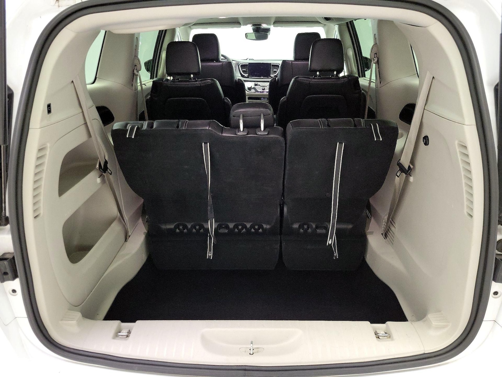 2024 Chrysler Pacifica Touring L - Photo 22