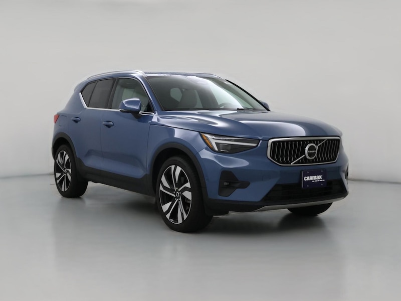 2024 Volvo XC40 B5 Plus Bright Theme