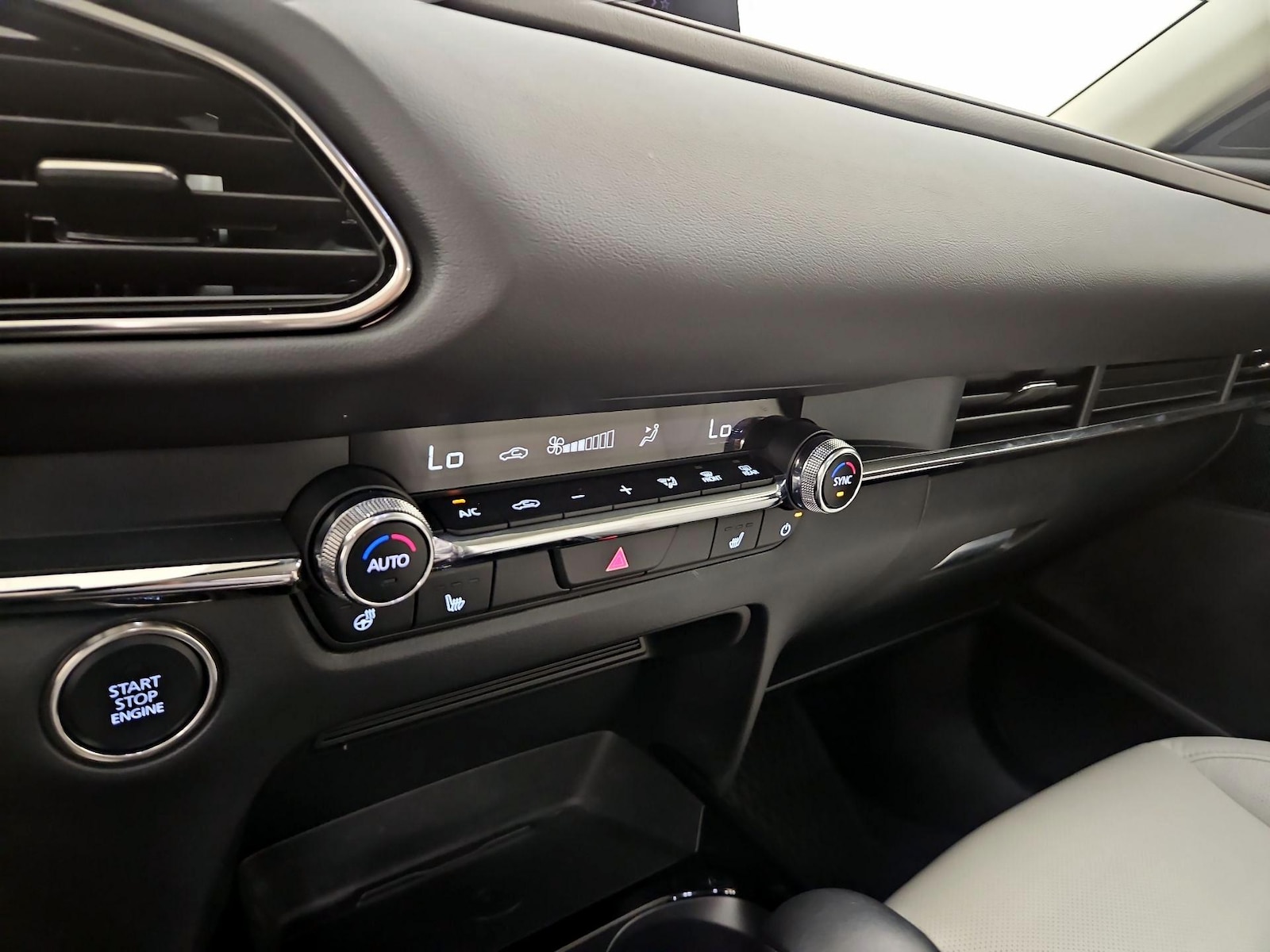 2025 Mazda CX-30 Turbo Premium - Photo 17