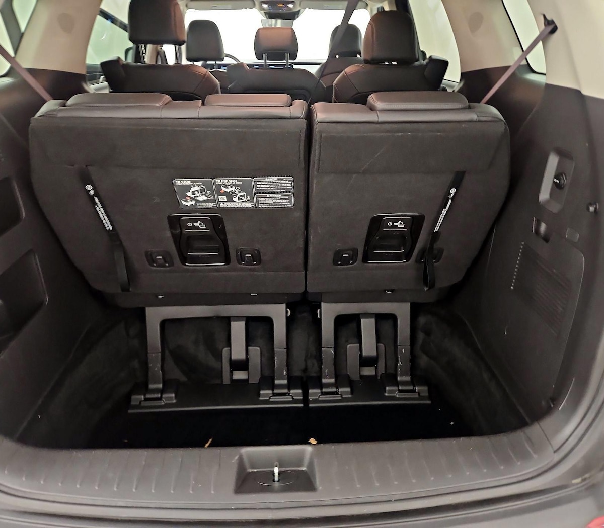 Trunk/Cargo (Seats Up)