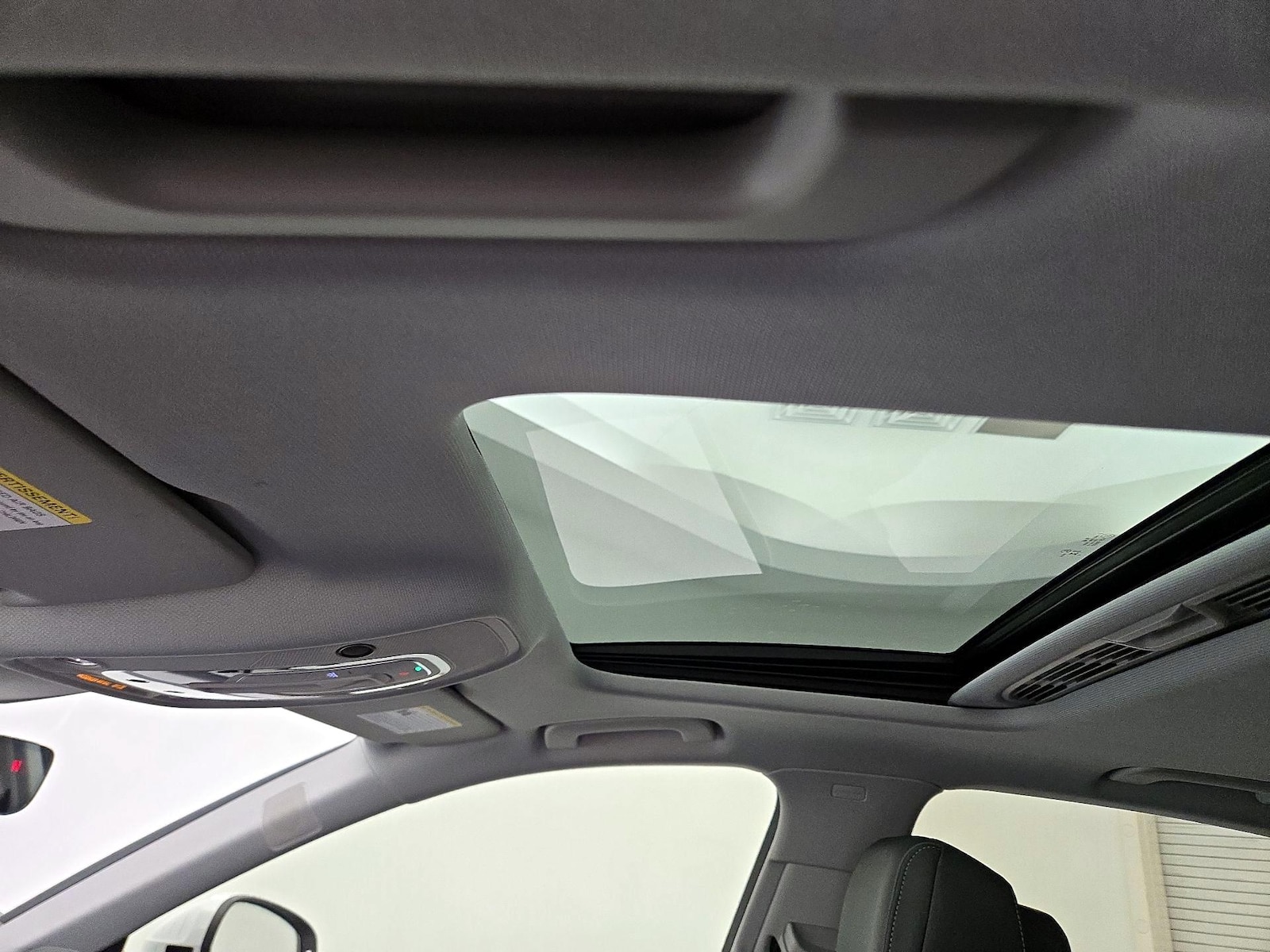 Sunroof(s) & Overhead Airbags