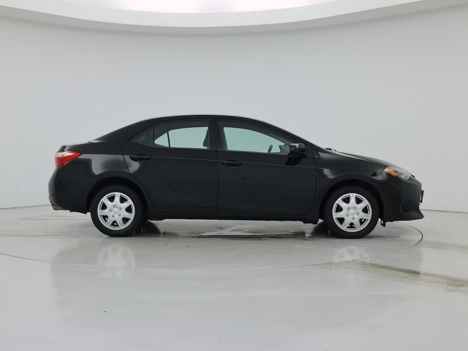 2019 Toyota Corolla LE - Photo 8