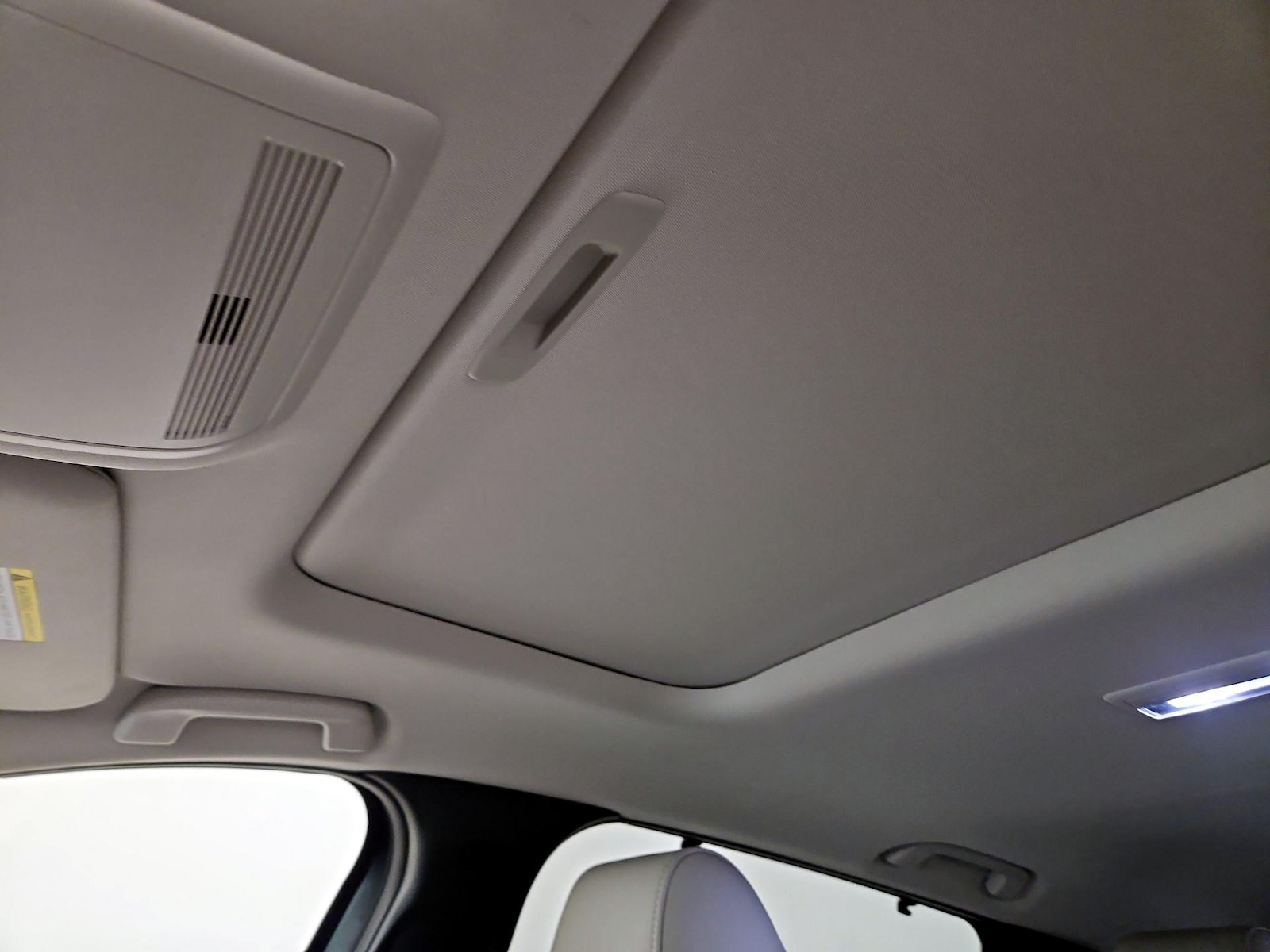 Sunroof(s) & Overhead Airbags