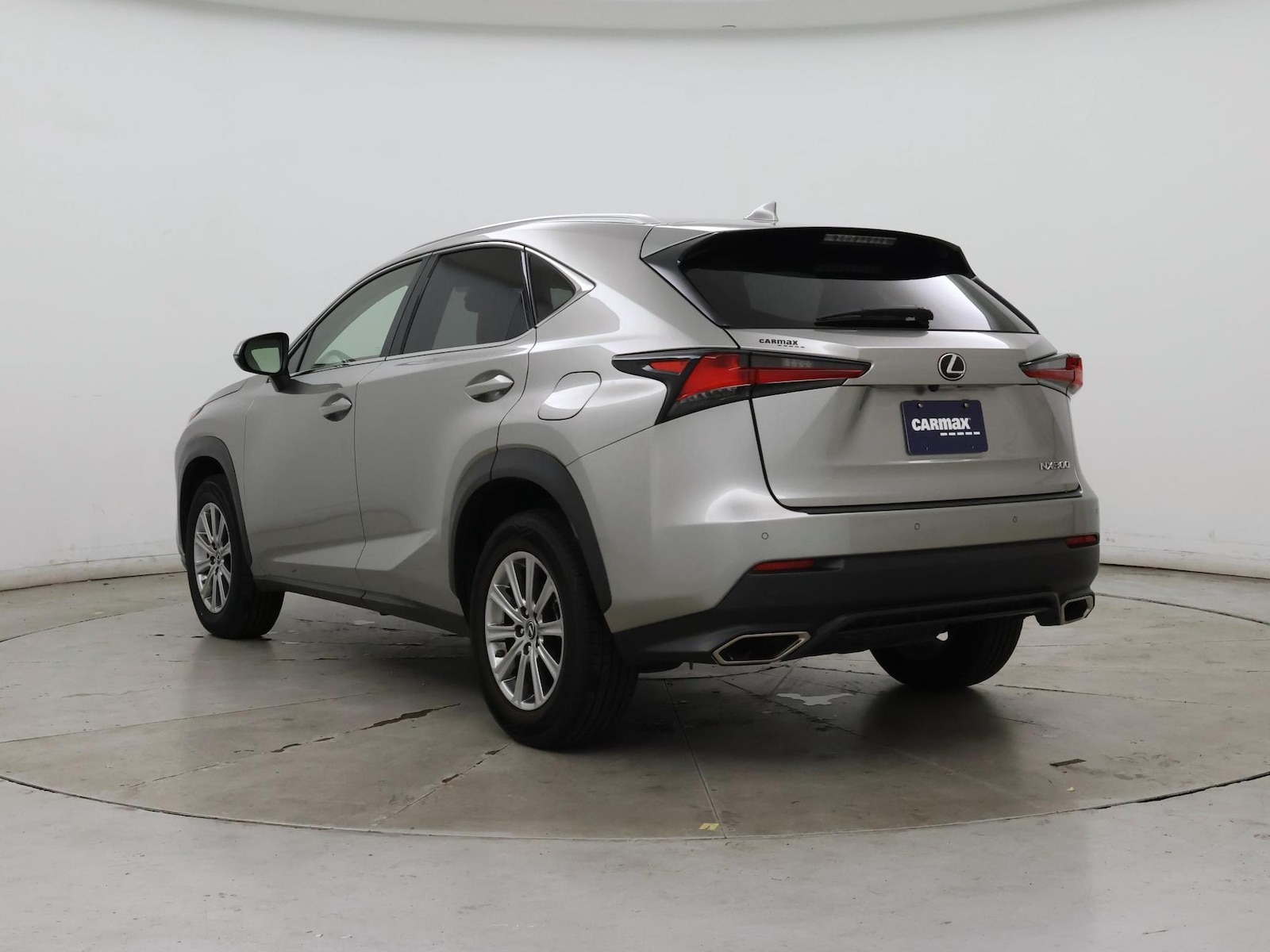 2021 Lexus NX 300 - Photo 3