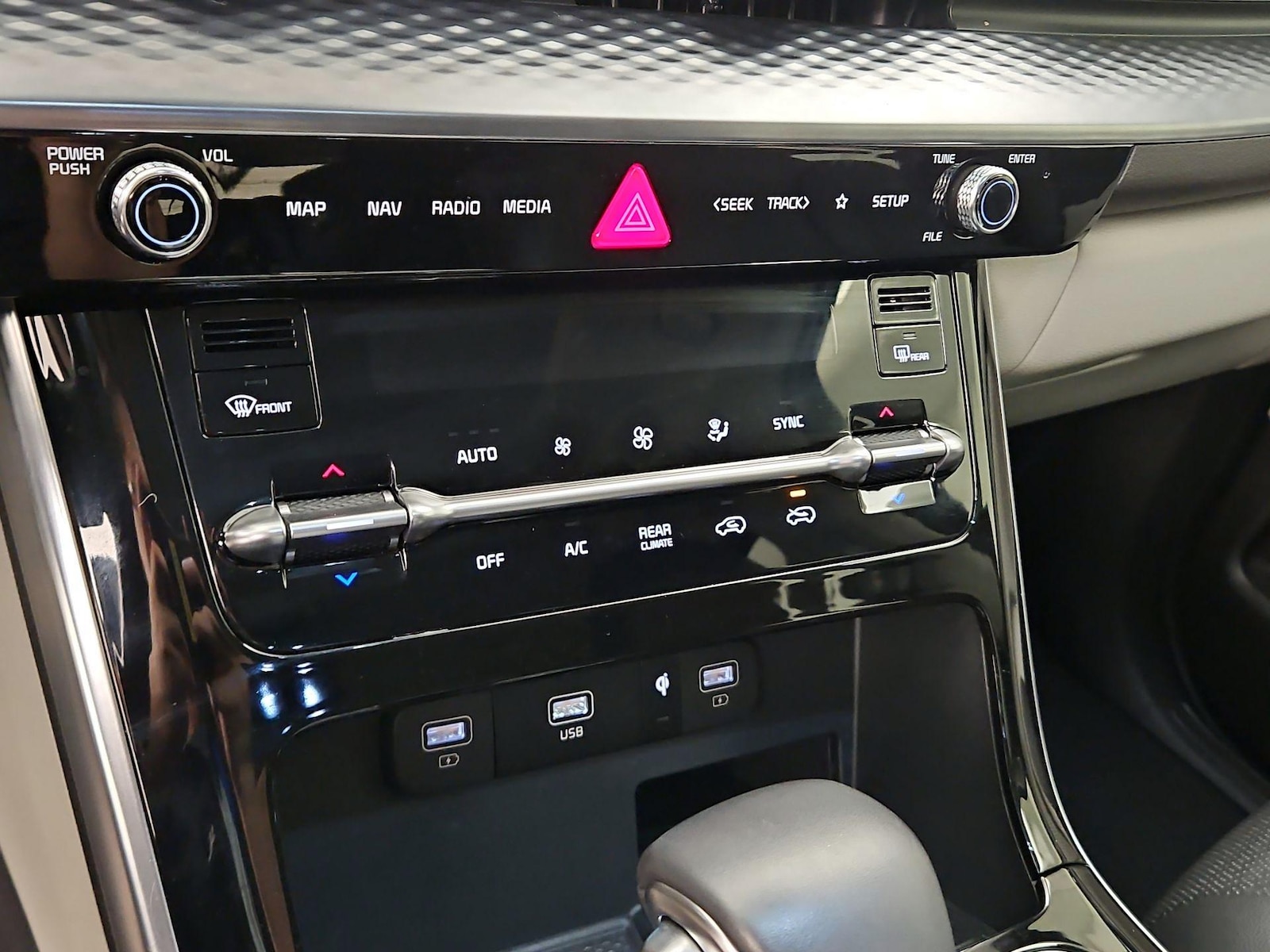 2024 Kia Carnival SX Prestige - Photo 18