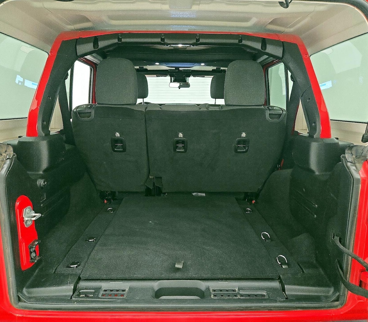 Trunk/Cargo (Seats Up)