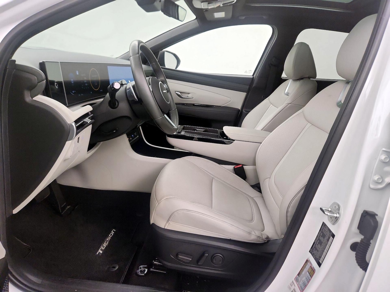 2025 Hyundai Tucson Limited - Photo 12