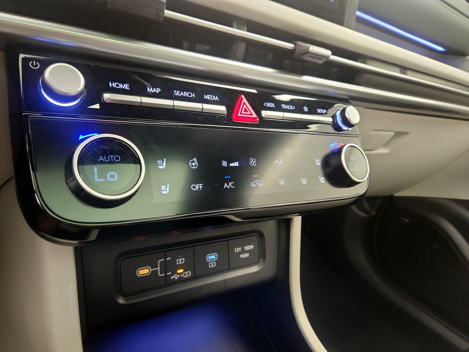 2025 Hyundai Tucson Limited - Photo 18