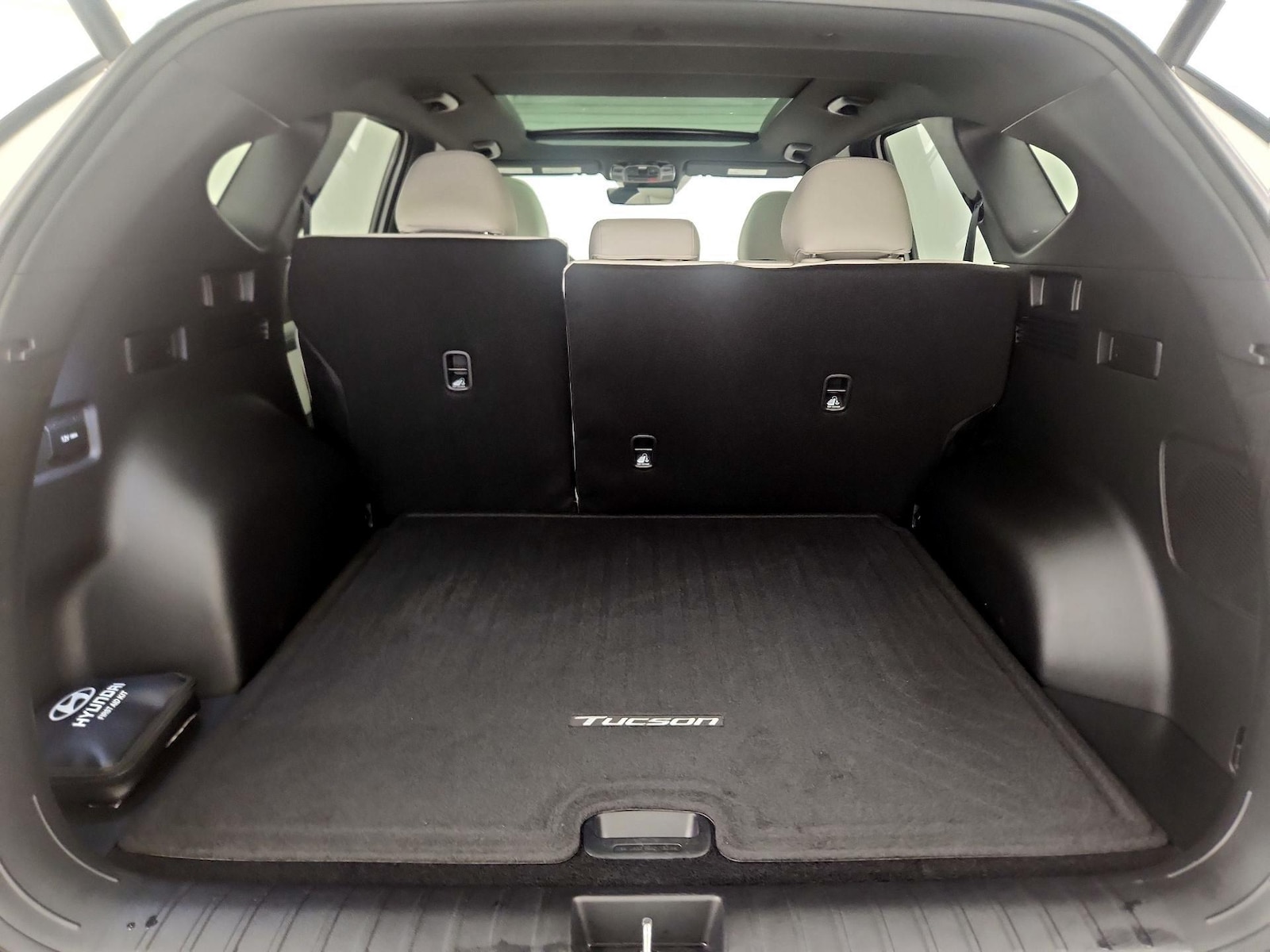 2025 Hyundai Tucson Limited - Photo 23