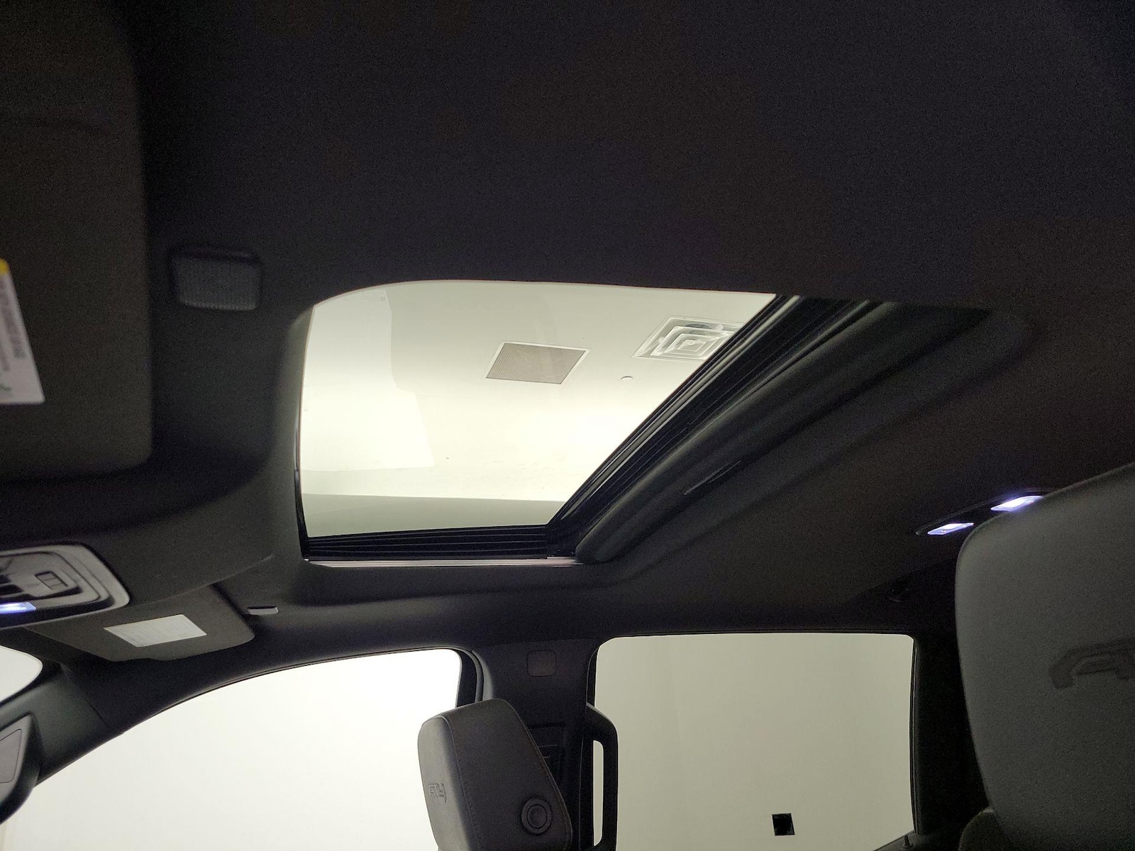Sunroof(s) & Overhead Airbags