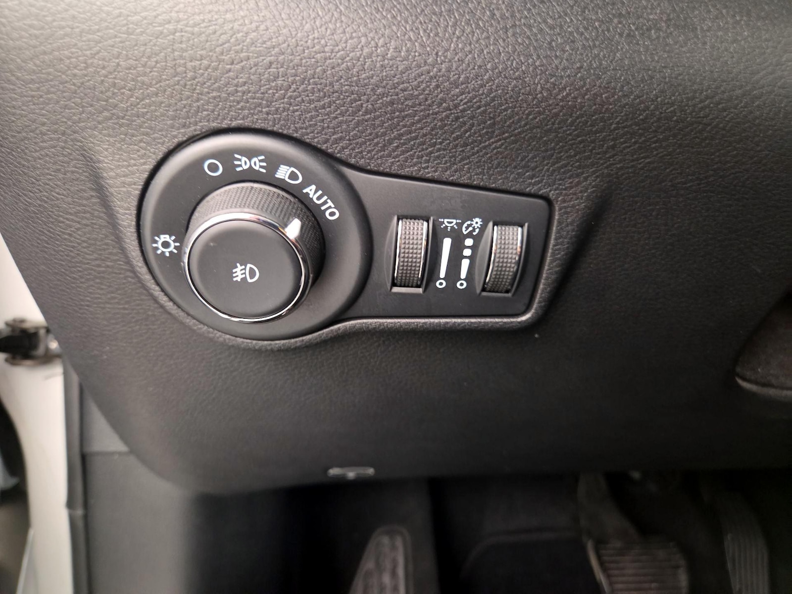 2023 Jeep Compass Latitude Lux - Photo 14