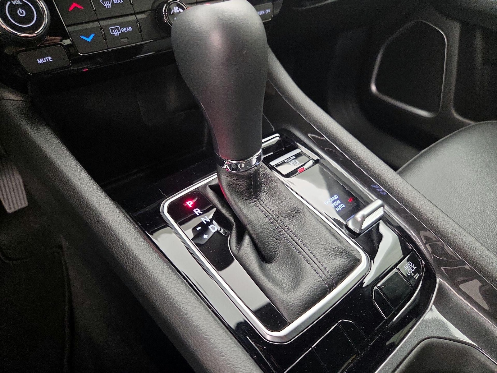 2023 Jeep Compass Latitude Lux - Photo 18