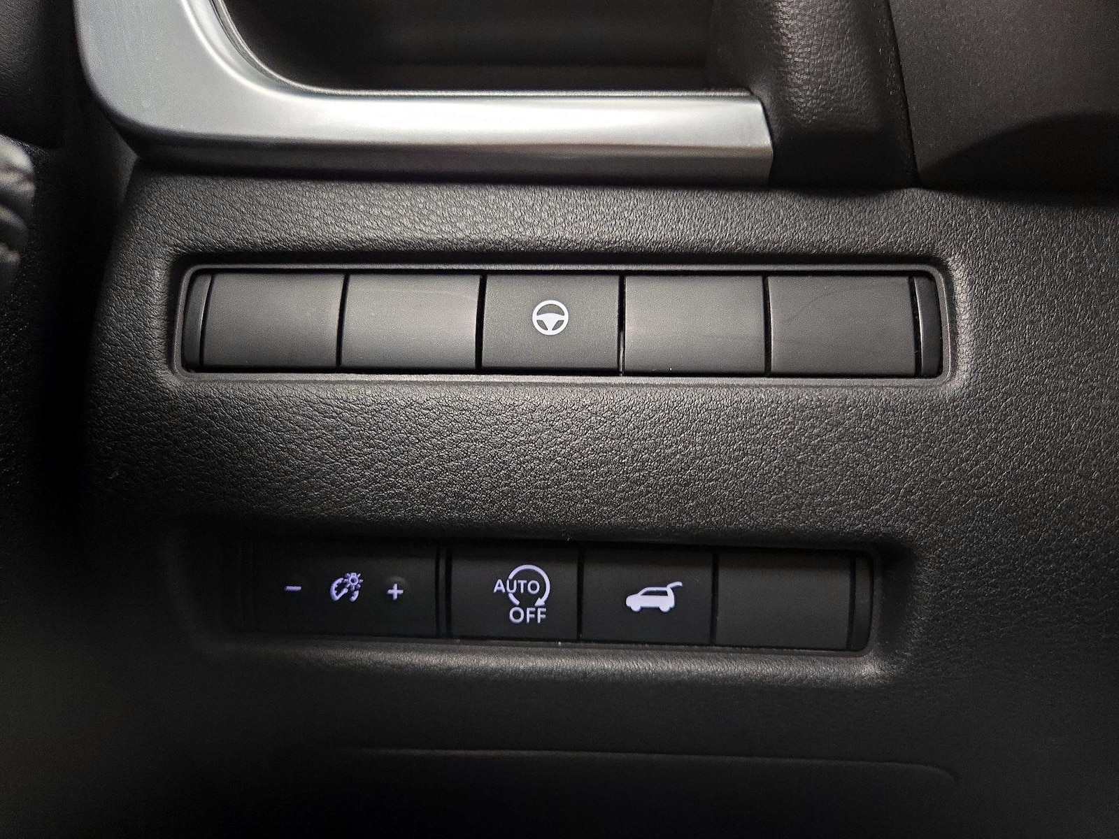 2025 Nissan Rogue SV - Photo 14