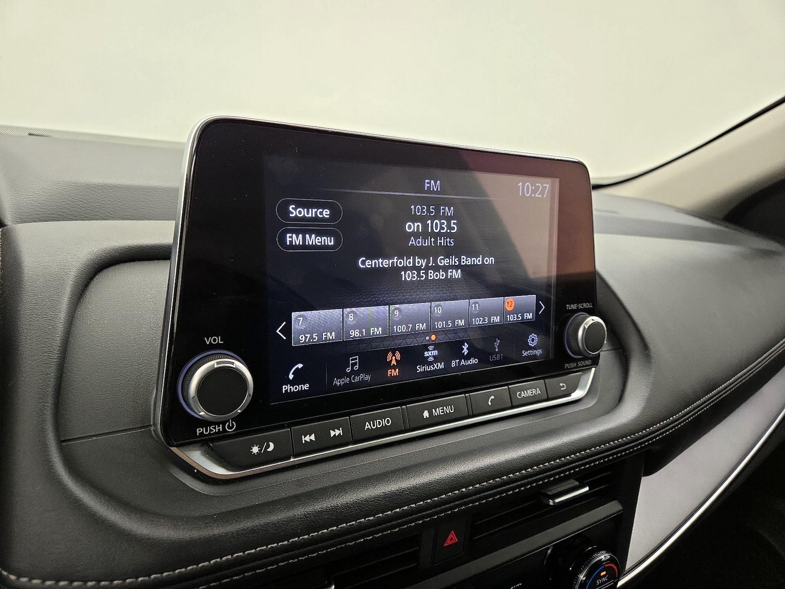 2025 Nissan Rogue SV - Photo 16